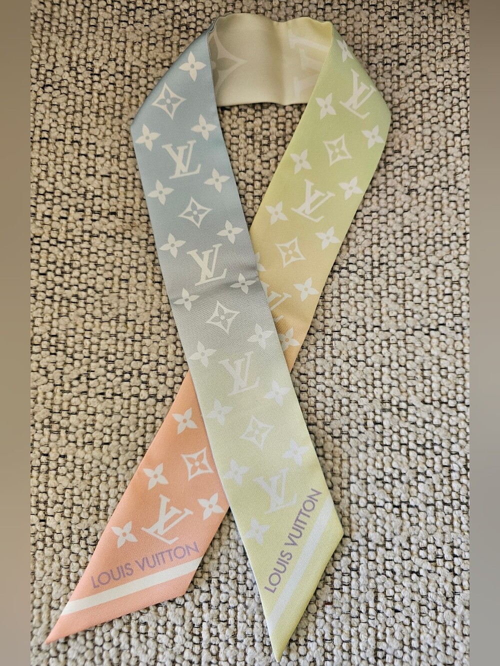 Louis Vutitton Nano Scarf